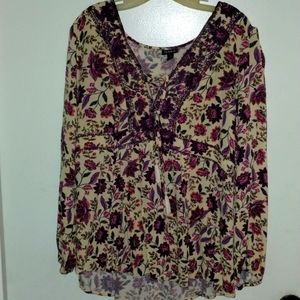 Lovingly pre-owned torrid peasant top size 2